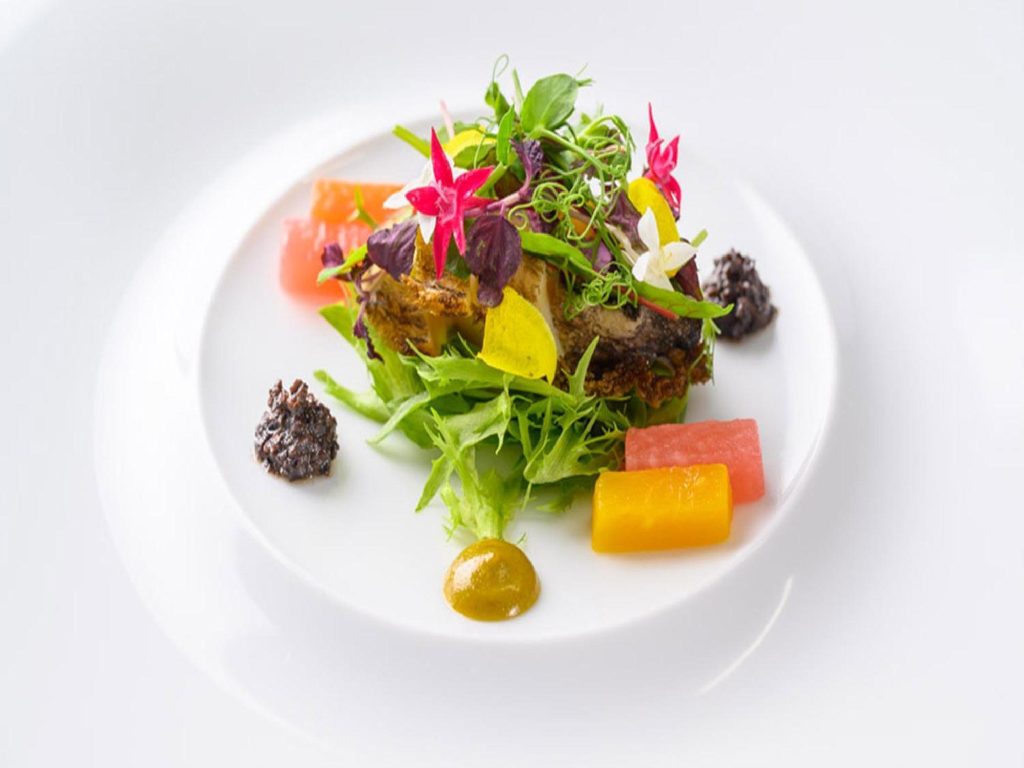 Shin Furano Prince Hotel Екстер'єр фото A salad prepared by a culinary student